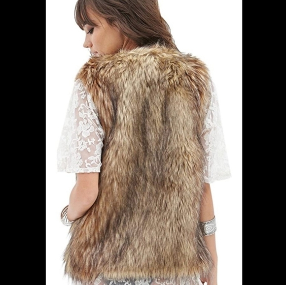 NWT Women's Short Tan Faux Fur Fashion Vest - Size XXL - Picture 2 of 8